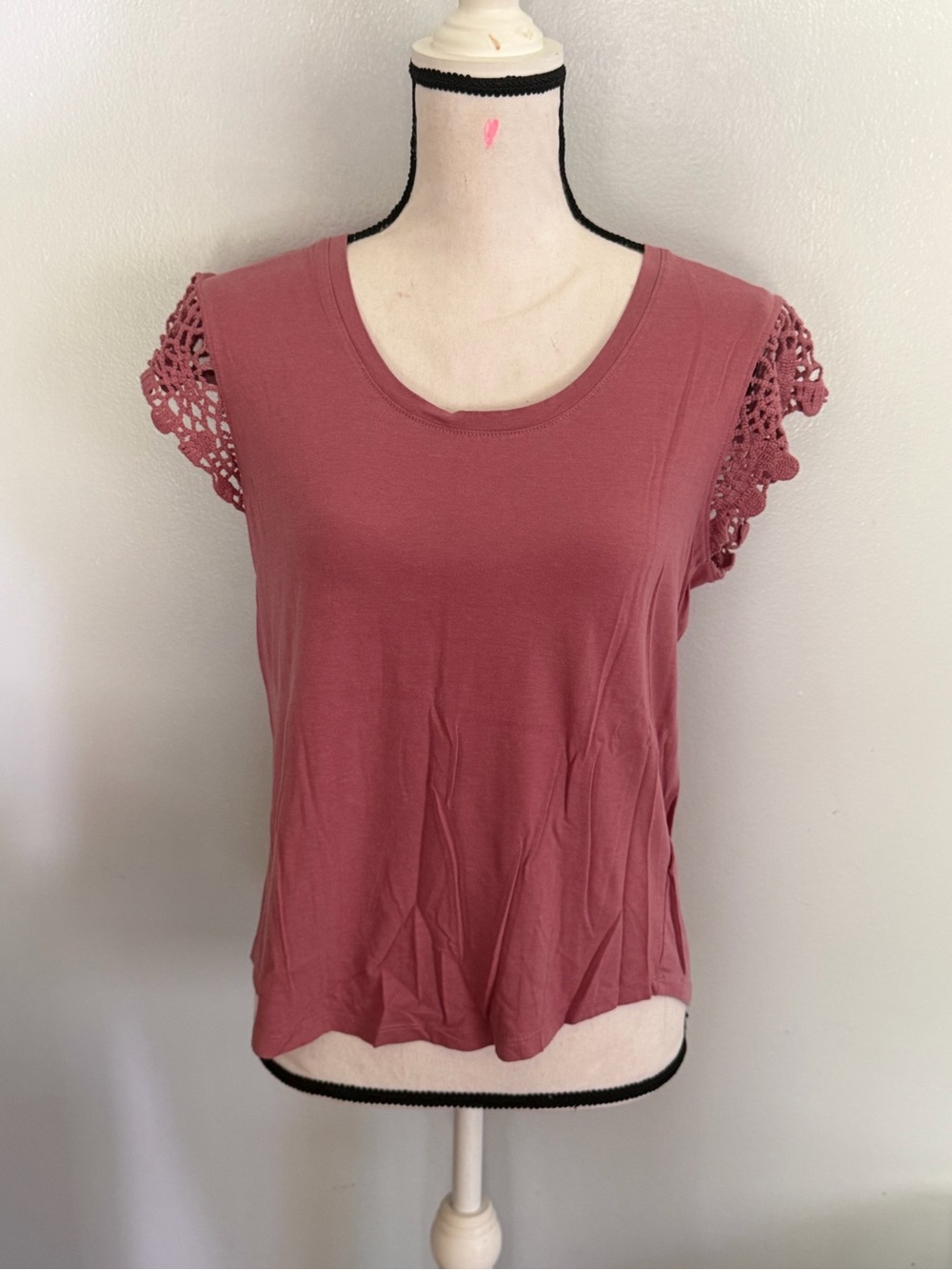 C&C California Crochet Cap Sleeve Scoop Neck Tank - Mauve